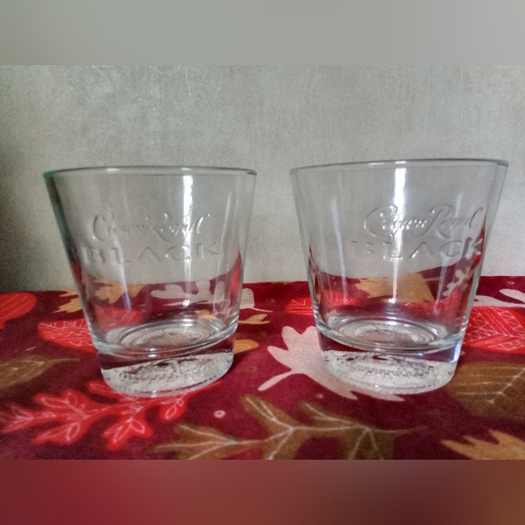 Vintage Crown Royal Black Embossed Cap Base Rocks Glass Whisky Lowball Barware - Picture 1 of 8